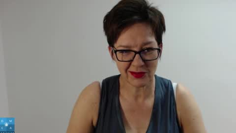 Snapshot of sofie_velvet chatting on October 5, 2025, 6:12 am Sofie Velvet online show from October 5, 2025, 6:12 am