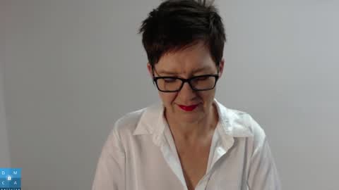 Snapshot of sofie_velvet chatting on December 16, 2025, 7:02 am Sofie Velvet online show from December 16, 2025, 7:02 am