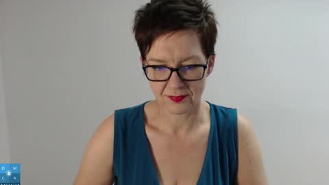 Sofie Velvet online show from December 18, 2025, 7:25 am