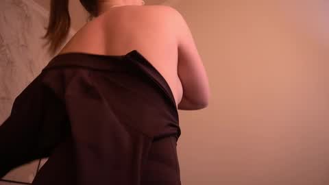 Sofie online show from June 5, 2026, 10:48 pm