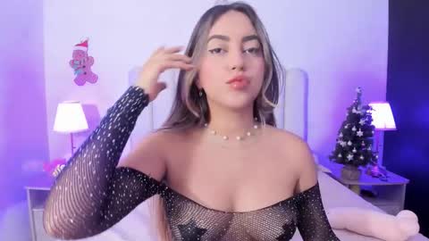 sofiebunnie online show from December 2, 2025, 11:23 pm