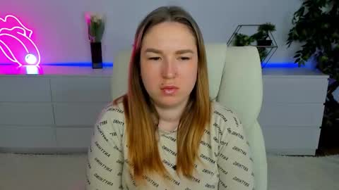 sofii_darling online show from March 9, 2026, 5:50 pm