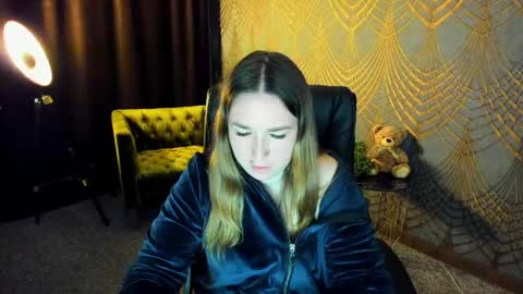 sofii_darling online show from April 19, 2026, 4:39 pm