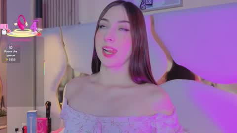 sofii_jones online show from November 22, 2025, 6:51 pm