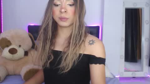 Snapshot of sofiievans_ chatting on February 27, 2025, 9:58 pm online show from February 27, 2025, 9:58 pm