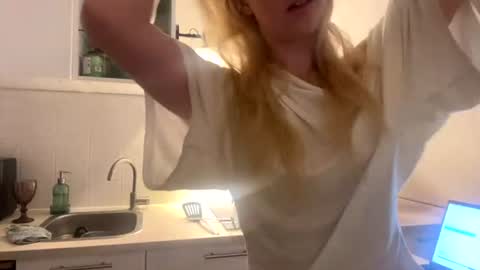 sofii online show from July 25, 2026, 11:46 pm