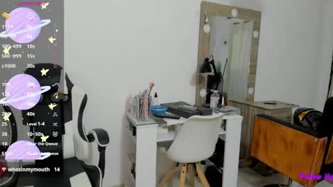 sofilaraa online show from April 30, 2026, 9:08 pm