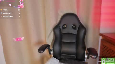 Snapshot of sofiscott_ chatting on January 31, 2025, 9:37 pm Sofia online show from January 31, 2025, 9:37 pm