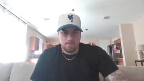 Snapshot of soft0ne chatting on December 16, 2025, 3:28 pm soft0ne online show from December 16, 2025, 3:28 pm