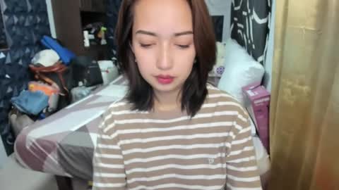 Snapshot of soft_angel8 chatting on October 9, 2025, 5:05 am Angel online show from October 9, 2025, 5:05 am