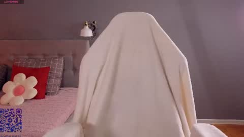 Snapshot of soft_babe chatting on July 28, 2026, 7:39 pm Milisa online show from July 28, 2026, 7:39 pm