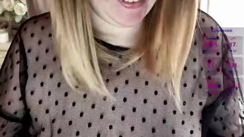 Hi Im Sofia             online show from April 28, 2026, 1:27 pm