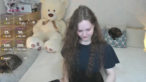 Mia online show from December 15, 2024, 8:15 pm