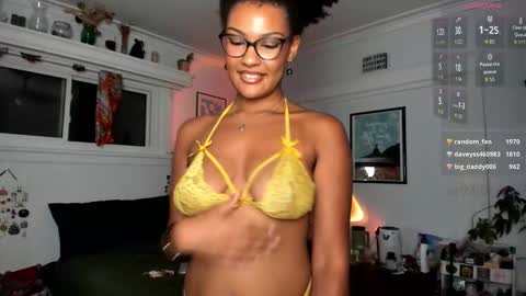 Chloe Kiwi online show from September 12, 2025, 1:49 am