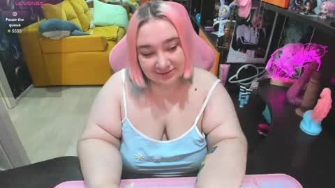 Snapshot of softie_sofy chatting on May 19, 2026, 3:35 am Sofie online show from May 19, 2026, 3:35 am