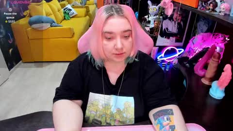 Snapshot of softie_sofy chatting on May 28, 2026, 1:47 am Sofie online show from May 28, 2026, 1:47 am