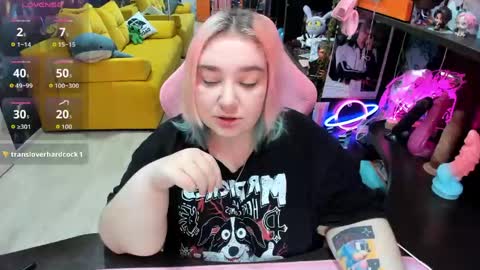 Snapshot of softie_sofy chatting on May 30, 2026, 2:19 am Sofie online show from May 30, 2026, 2:19 am