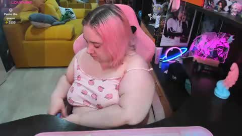 Snapshot of softie_sofy chatting on June 24, 2026, 2:10 am Sofie online show from June 24, 2026, 2:10 am