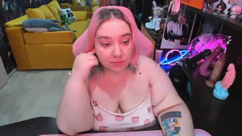 Snapshot of softie_sofy chatting on June 25, 2026, 2:44 am Sofie online show from June 25, 2026, 2:44 am