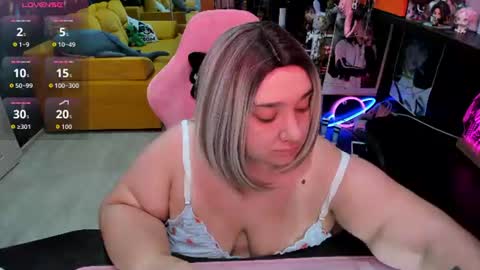 Snapshot of softie_sofy chatting on July 29, 2026, 2:10 am Sofie online show from July 29, 2026, 2:10 am
