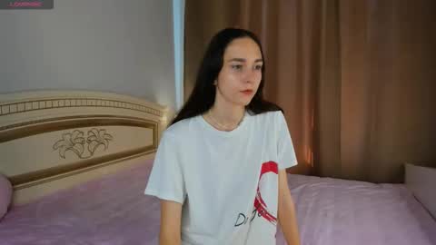 Elly online show from September 28, 2025, 7:25 am