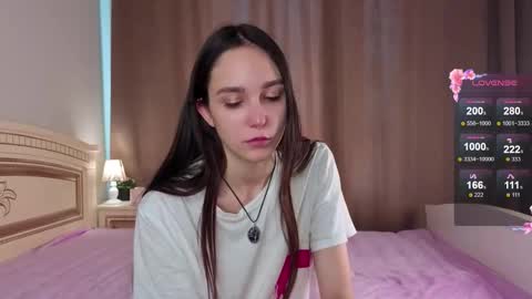 Elly online show from October 18, 2025, 7:31 am