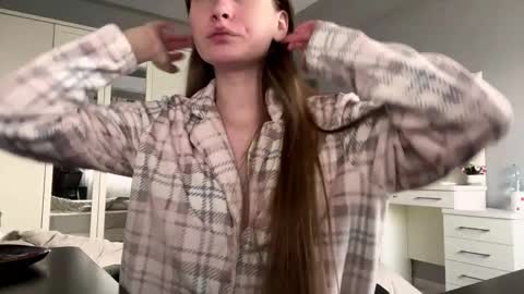 softlygirl online show from February 1, 2026, 1:20 pm