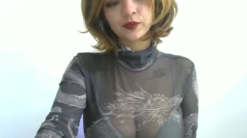 Snapshot of softy19 chatting on December 18, 2025, 12:27 am softy19 online show from December 18, 2025, 12:27 am