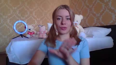 softy_aura online show from June 24, 2026, 10:36 am