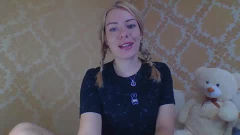 softy_aura online show from July 22, 2026, 2:20 pm