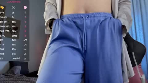 Snapshot of sofy_benson chatting on March 10, 2026, 12:43 pm Sofy online show from March 10, 2026, 12:43 pm