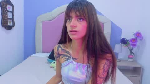 sofy_durand online show from April 22, 2026, 12:07 pm
