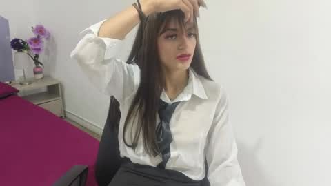 sofy_durand online show from April 29, 2026, 12:20 pm