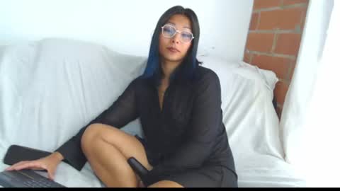  Sofy  online show from June 23, 2026, 1:42 pm