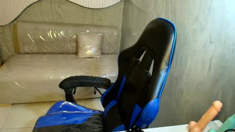 Snapshot of sol__r chatting on May 14, 2026, 8:43 am Sun online show from May 14, 2026, 8:43 am