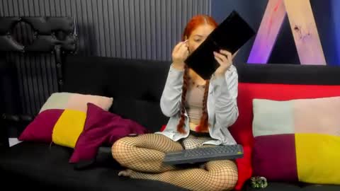 Snapshot of sol_radiant chatting on June 13, 2026, 12:14 pm Sol radiant online show from June 13, 2026, 12:14 pm