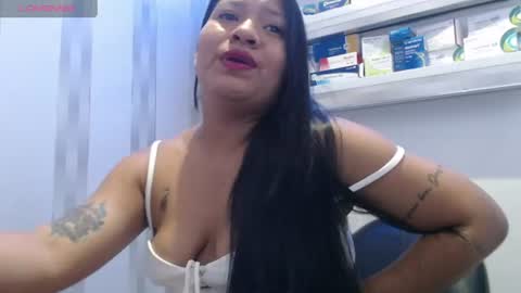 Snapshot of sol_vannessa chatting on June 19, 2026, 8:01 pm sol_vannessa online show from June 19, 2026, 8:01 pm