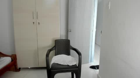 Snapshot of sola_enzo chatting on May 23, 2026, 12:09 pm sola_enzo online show from May 23, 2026, 12:09 pm