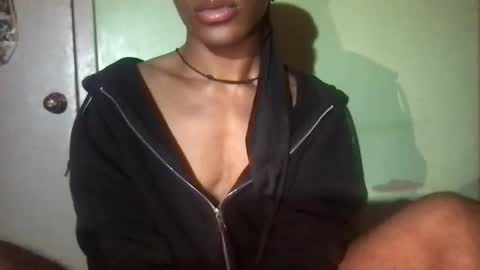 Snapshot of solaceeve chatting on February 16, 2025, 5:04 pm SolaceEve online show from February 16, 2025, 5:04 pm