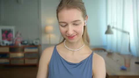 Bella online show from February 25, 2025, 11:08 am