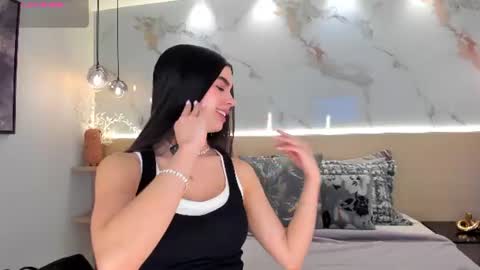 Snapshot of solavelar chatting on July 7, 2026, 12:24 am Sol Avelar online show from July 7, 2026, 12:24 am