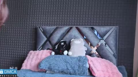 Sol  online show from November 11, 2025, 7:36 pm