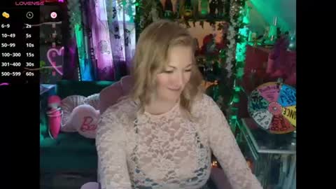 Snapshot of solesticia chatting on June 17, 2026, 6:31 pm solesticia online show from June 17, 2026, 6:31 pm