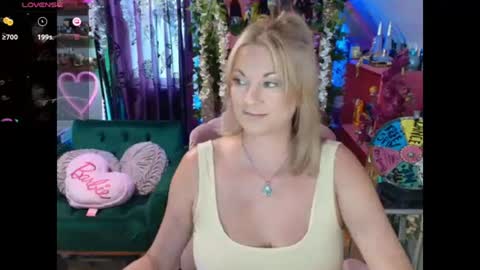solesticia online show from July 31, 2026, 8:19 pm