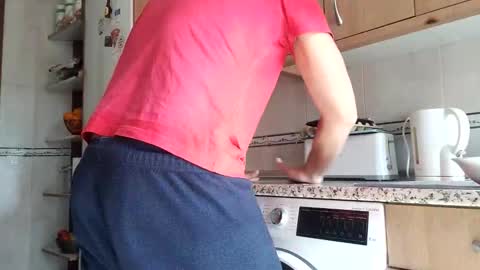 solo4u2 online show from April 6, 2026, 9:54 am