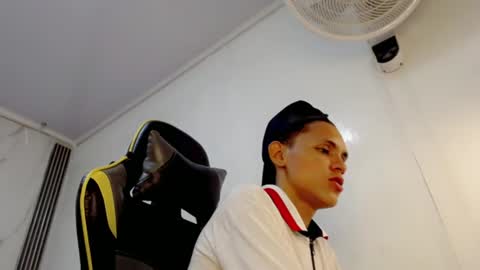 ESTEBAN online show from July 25, 2026, 2:09 am