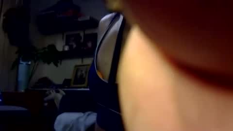 HungBussy online show from March 19, 2026, 7:01 am