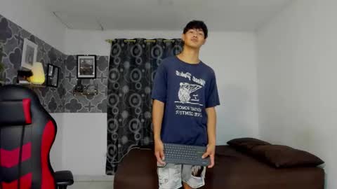 Snapshot of son_hades chatting on November 8, 2025, 7:45 pm son_hades online show from November 8, 2025, 7:45 pm