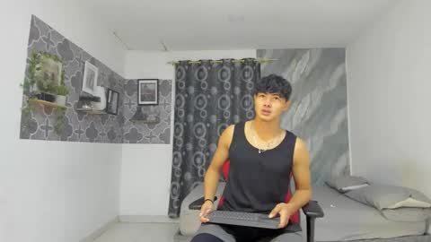 son_hades online show from March 23, 2026, 3:32 am