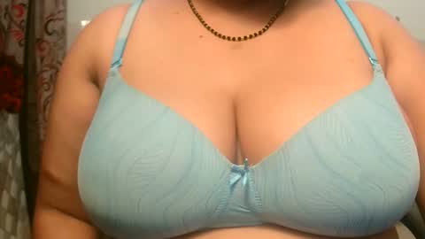 soni88888 online show from February 9, 2025, 3:01 pm